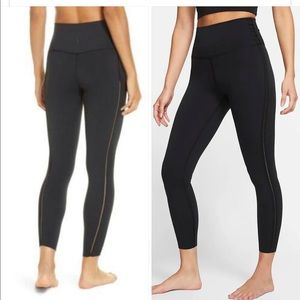 Nike Yoga 7/8 Tights. Women’s Size Medium.